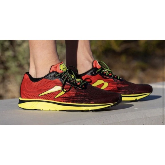 NEWTON Running Race GRAVITY 10 Shoes Red Black Colorway Mens 9.5 Fast Ship - Picture 3 of 12